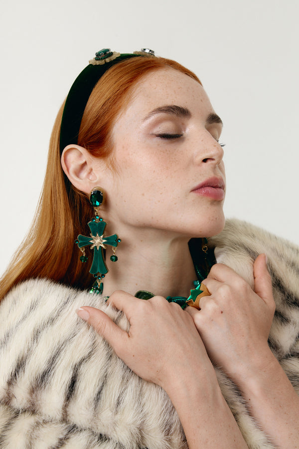 Queen Cross Emerald